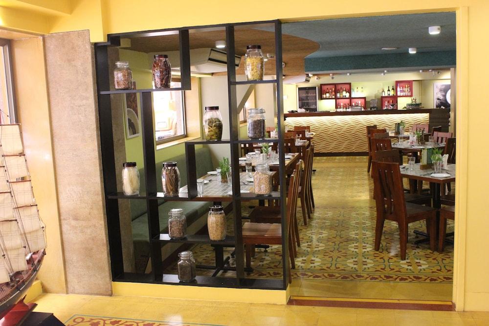 Grande Delmon Hotel Panaji Buitenkant foto