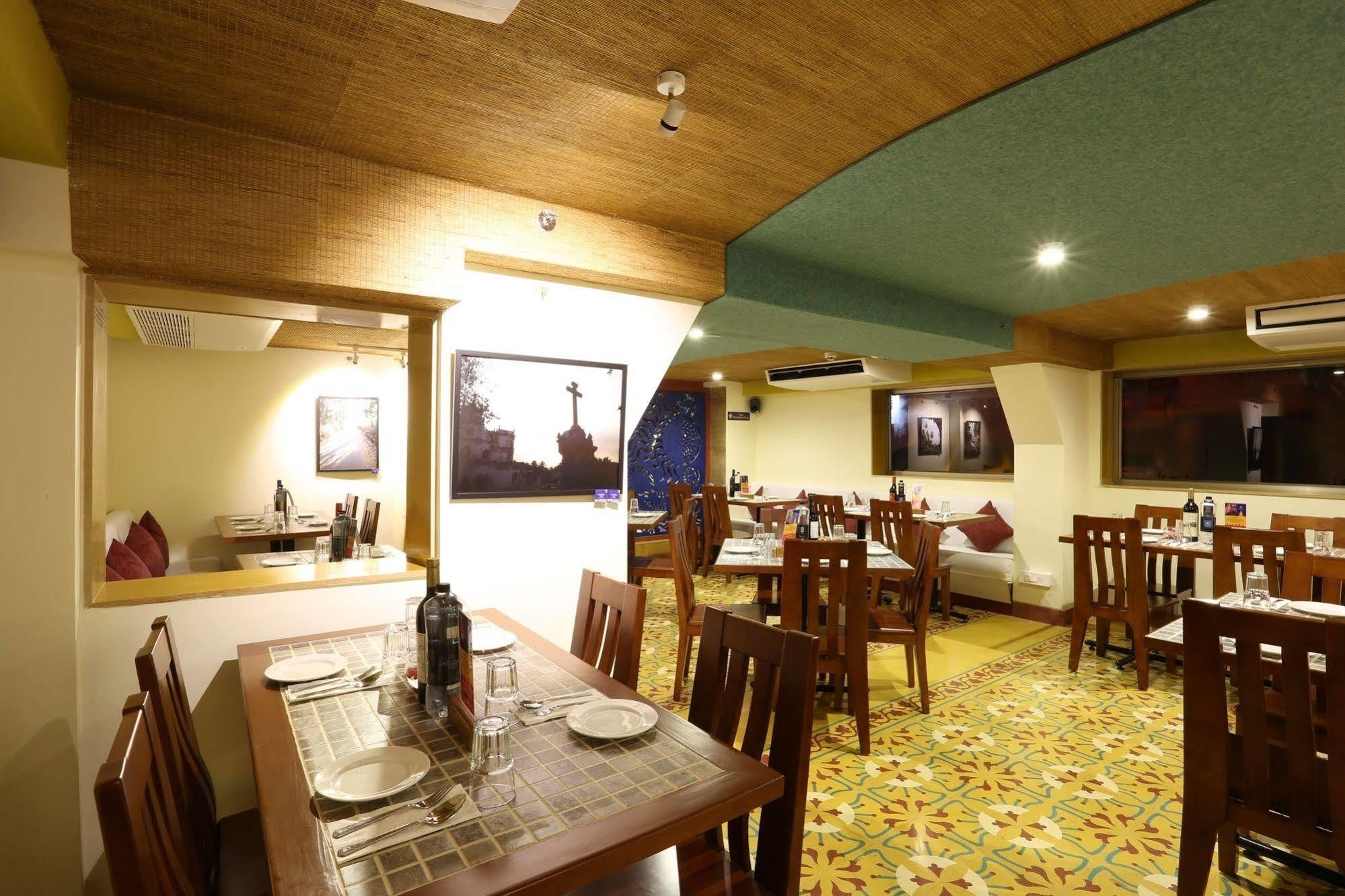 Grande Delmon Hotel Panaji Buitenkant foto